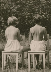 Ausstellung zur Körperpädagogin Elfriede Hengstenberg zeigt Fotos aus dem BBF-Archiv