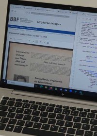 DHELab-Onlinevortrag »Monika Mattes & Denise Löwe: Digitale Quellen in der (bildungs-)historischen Forschung und die Rolle von Bibliotheken«