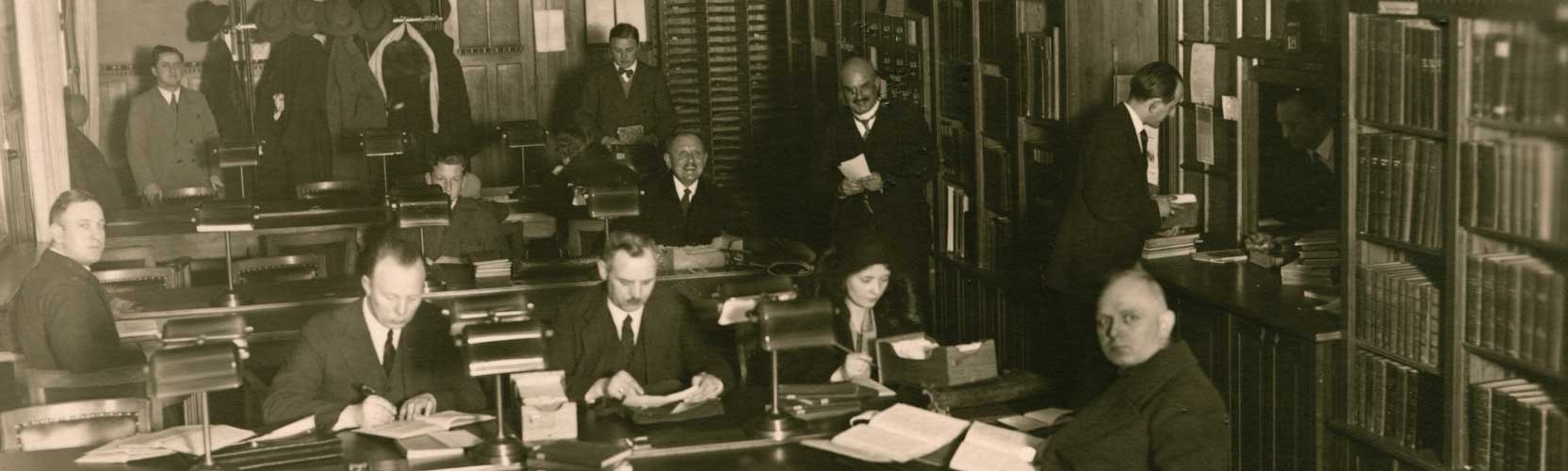 Lesesaal der Deutschen Lehrerbücherei, ca. 1925