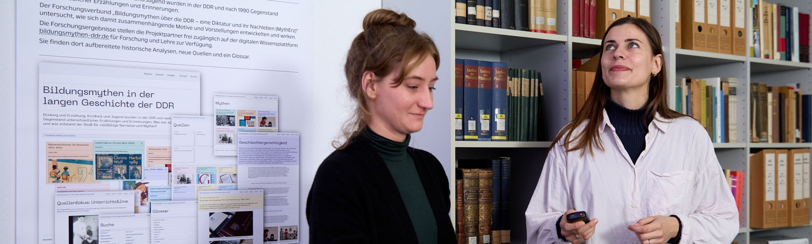 Schmuckbild: Kolleg*innen vor dem Plakat zur Wissensplattform "Bildungsmythen in der langen Geschichte der DDR"
